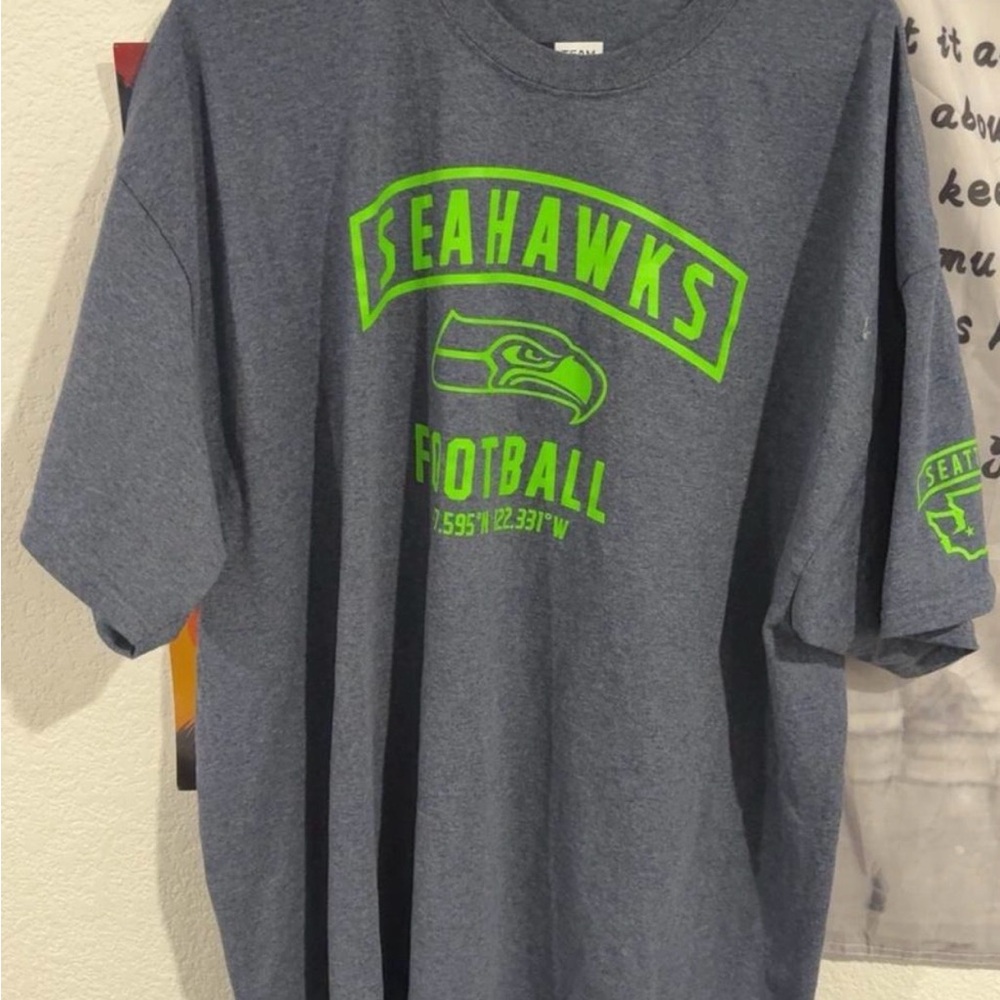 NFL Seahawks Gray and Green Short Sleeve Tee